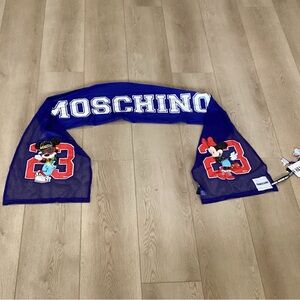 H&Moschino Disney scarf